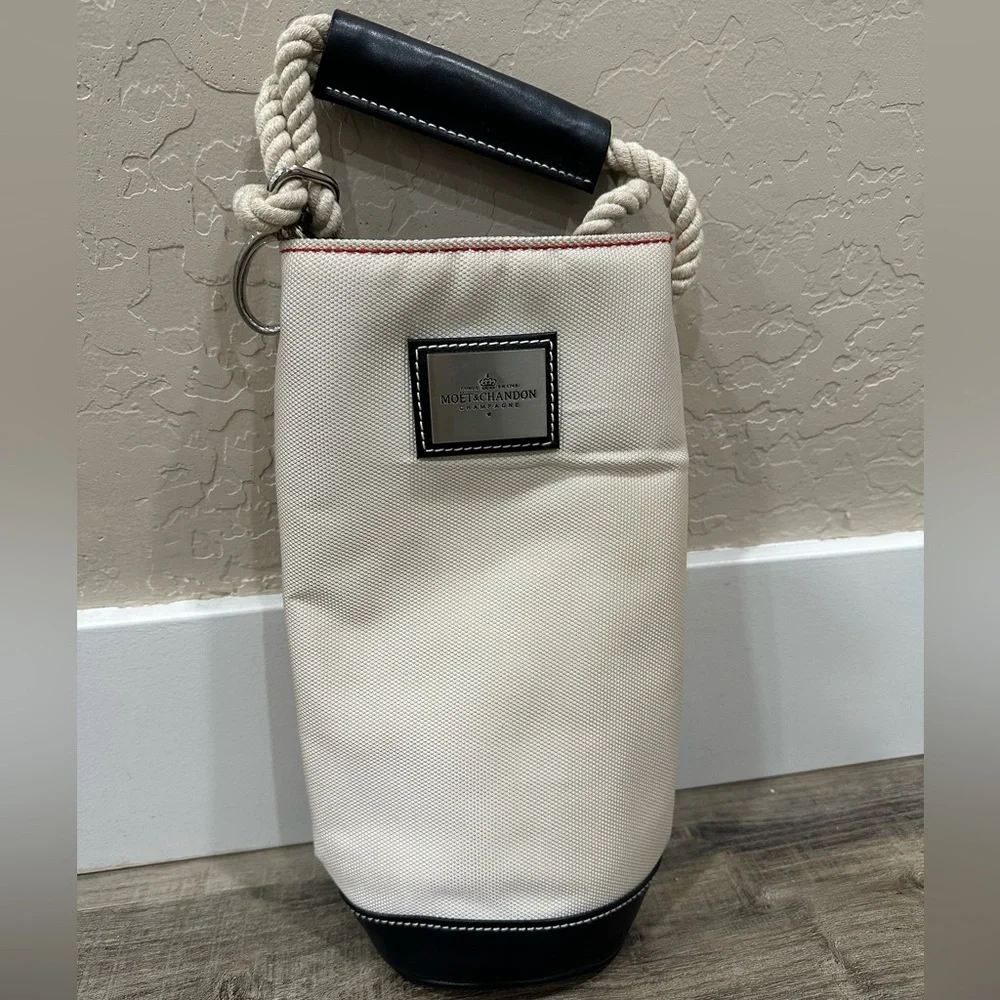 Moët & Chandon Champagne Insulated Wine Bottle Tote / Carrier